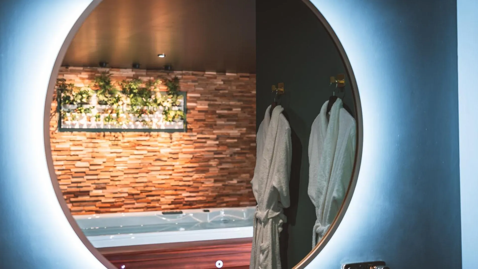 Love Gite Avec Spa Nage Privatif Et Espace Coquin - Le Secret De L'Elixir Argentré-du-Plessis