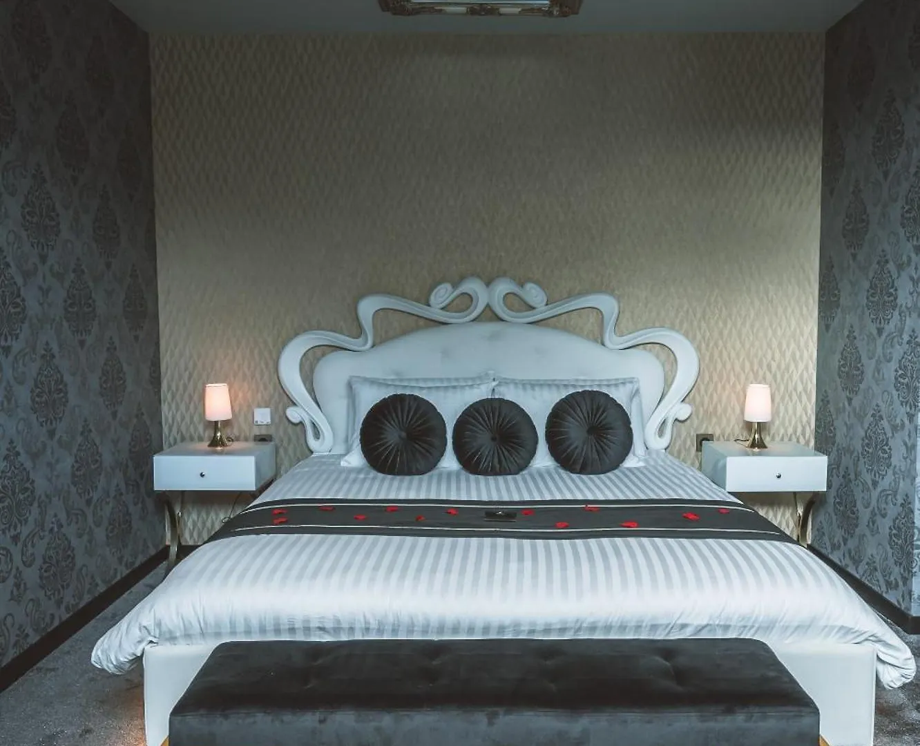 Love Gite Avec Spa Nage Privatif Et Espace Coquin - Le Secret De L'Elixir Argentré-du-Plessis Appartamento