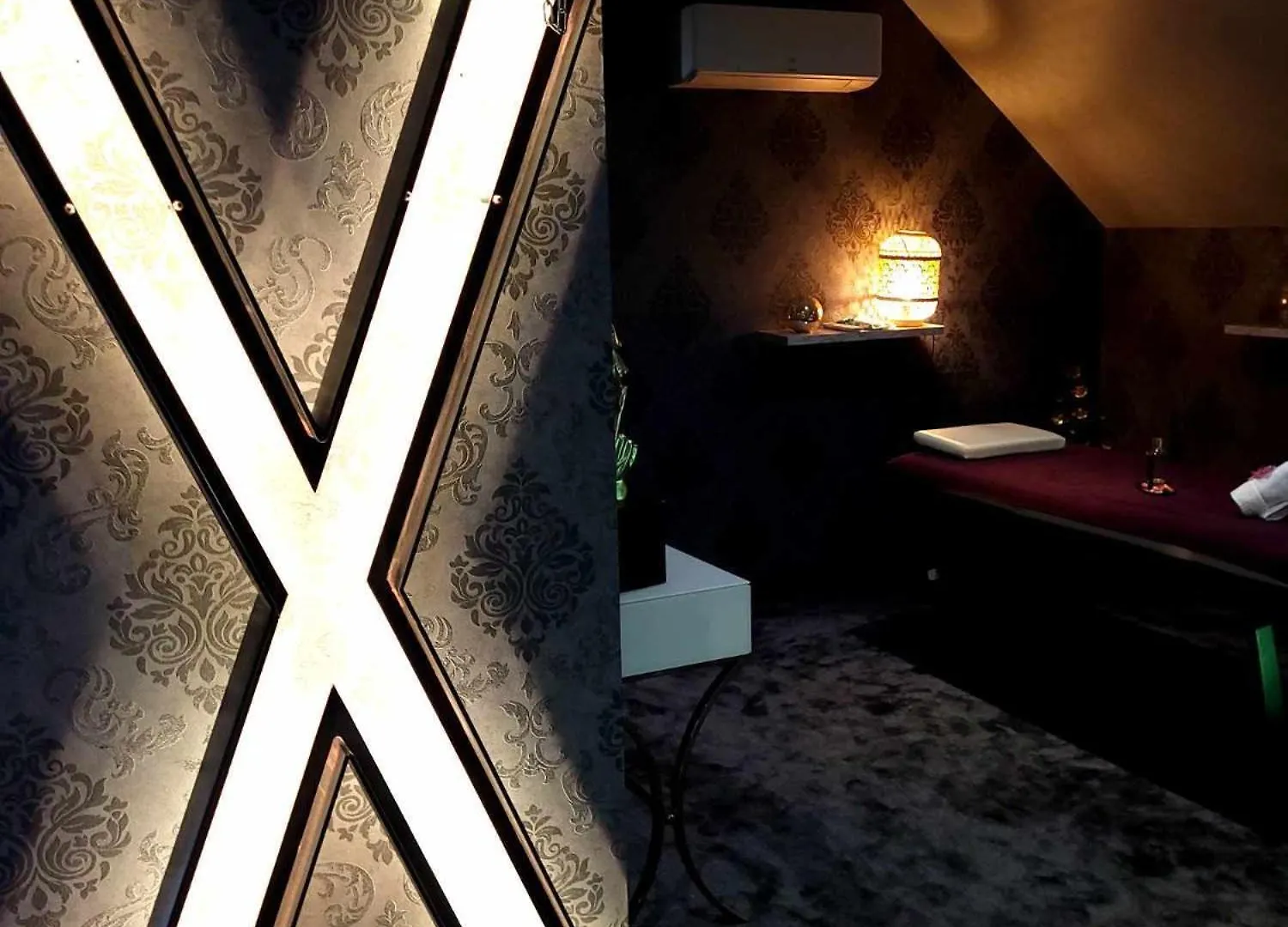 Love Gite Avec Spa Nage Privatif Et Espace Coquin - Le Secret De L'Elixir Argentré-du-Plessis 0*,  Francia